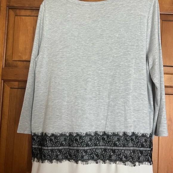 Talbots Petites Large Top, pretty gray, cream with black fringed lace - Picture 2 of 11